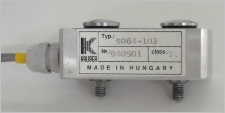 9064